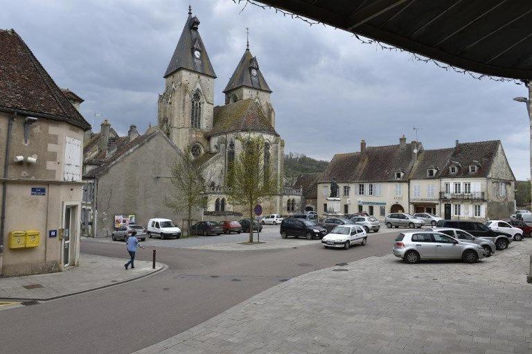Gite De La Gare Varzy Exteriör bild